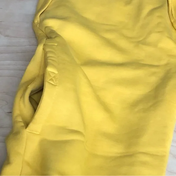 NWOT Nike Air Jordan Jump Man Hoodie and Jogger Set Yellow Mens Sz L.